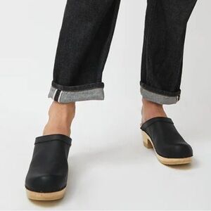 No. 6 old School Mid Heel Black Leather Clogs